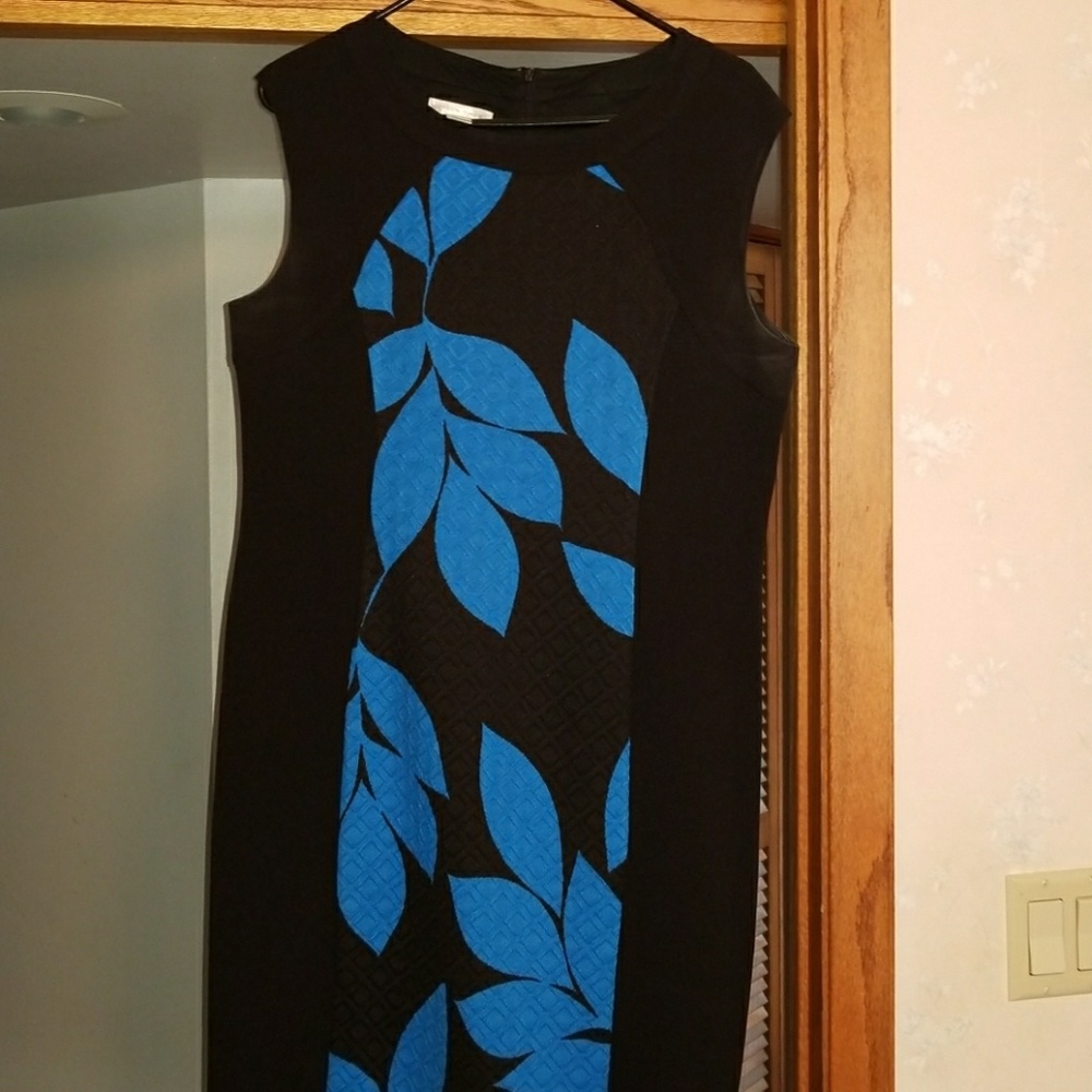 Women's knee-length dress
